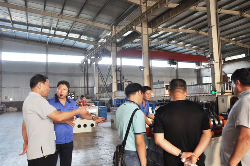 感恩有您，一路同行--熱烈歡迎保定包裝協(xié)會蒞臨信川參觀指導！