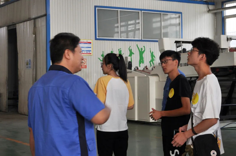 熱烈祝賀信川機(jī)械職工子弟金榜題名！