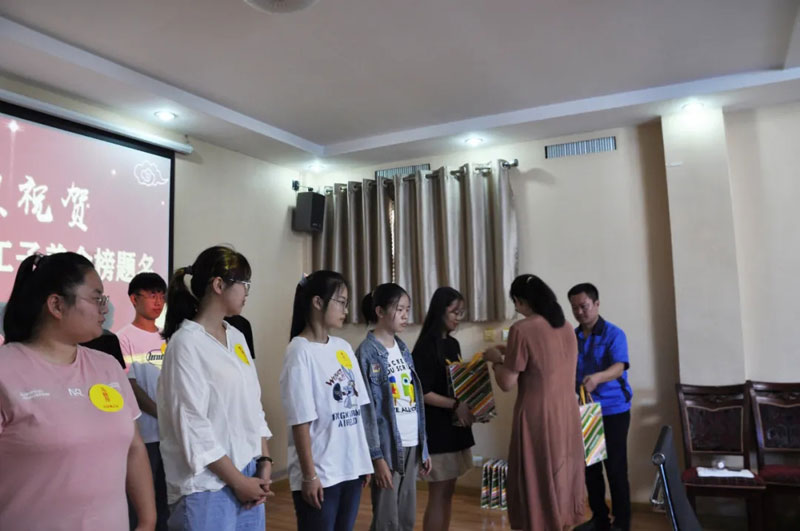 熱烈祝賀信川機(jī)械職工子弟金榜題名！