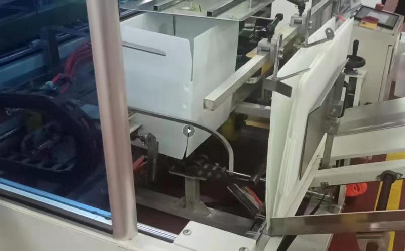 公司最新設(shè)計的蜂窩板箱自動線成功通過測試！